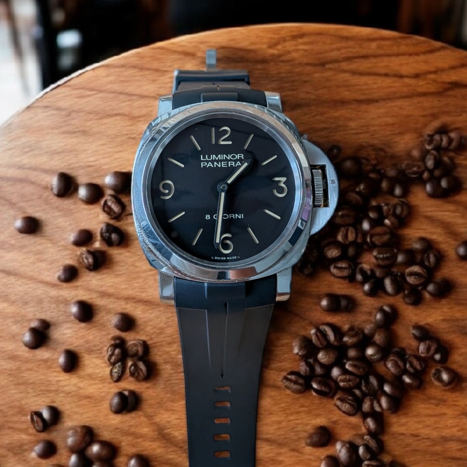 Geschwungenes Kautschukarmband – Für Panerai Luminor 44mm – Schwarz - Helvetus DE