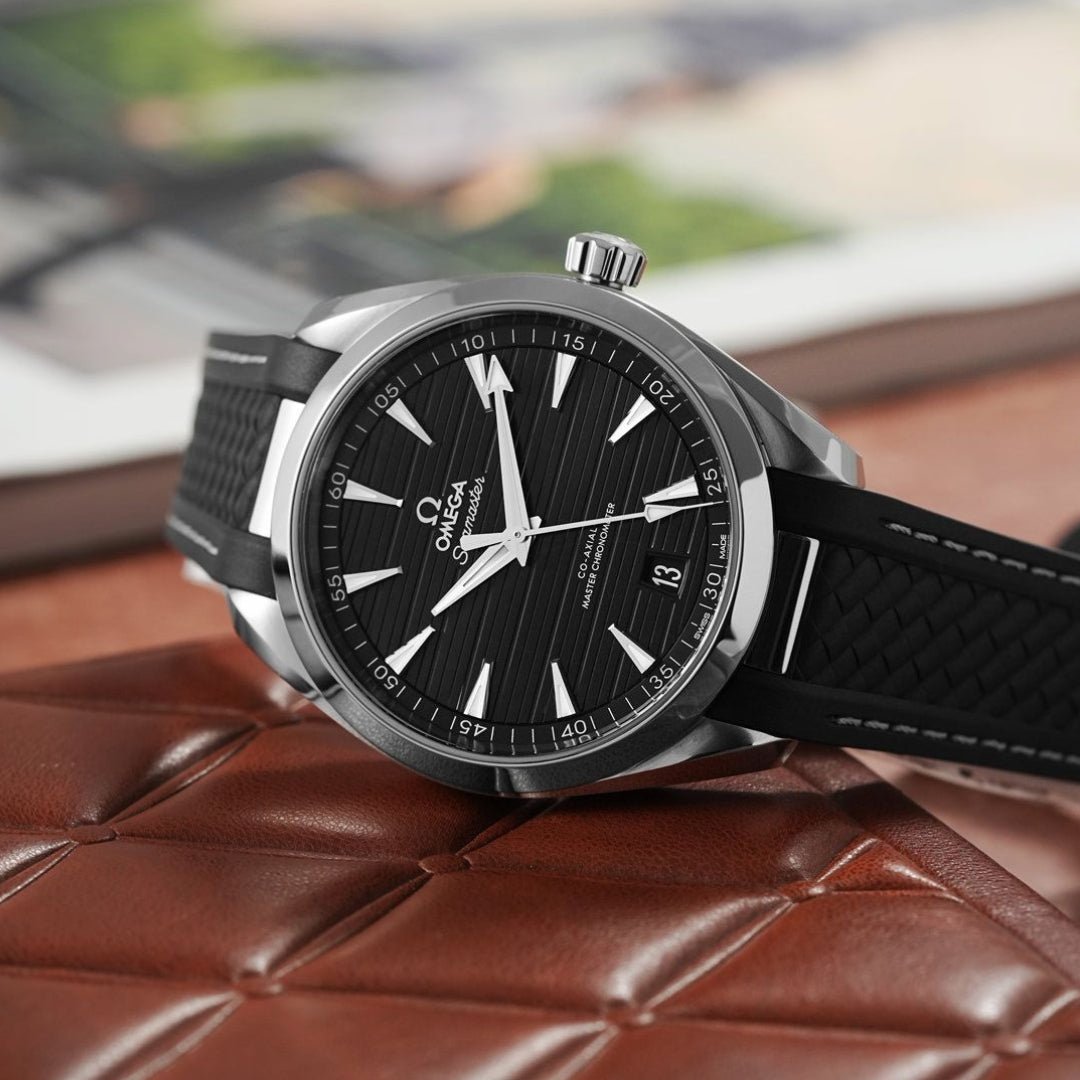 Kautschukarmband – Für Omega Seamaster Aqua Terra 300 / 150m – Schwarz/Weiß - Helvetus DE