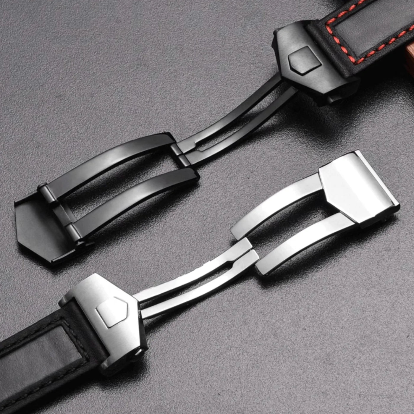 Lederarmband – Für Tag Heuer Carrera – Schwarz/Rot - Helvetus DE