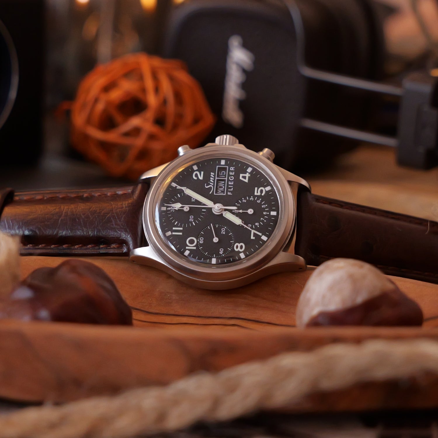 Braunes Strauss Leder Uhrenarmband – Handgefertigtes Ersatzband – Helvetus® - Helvetus DE