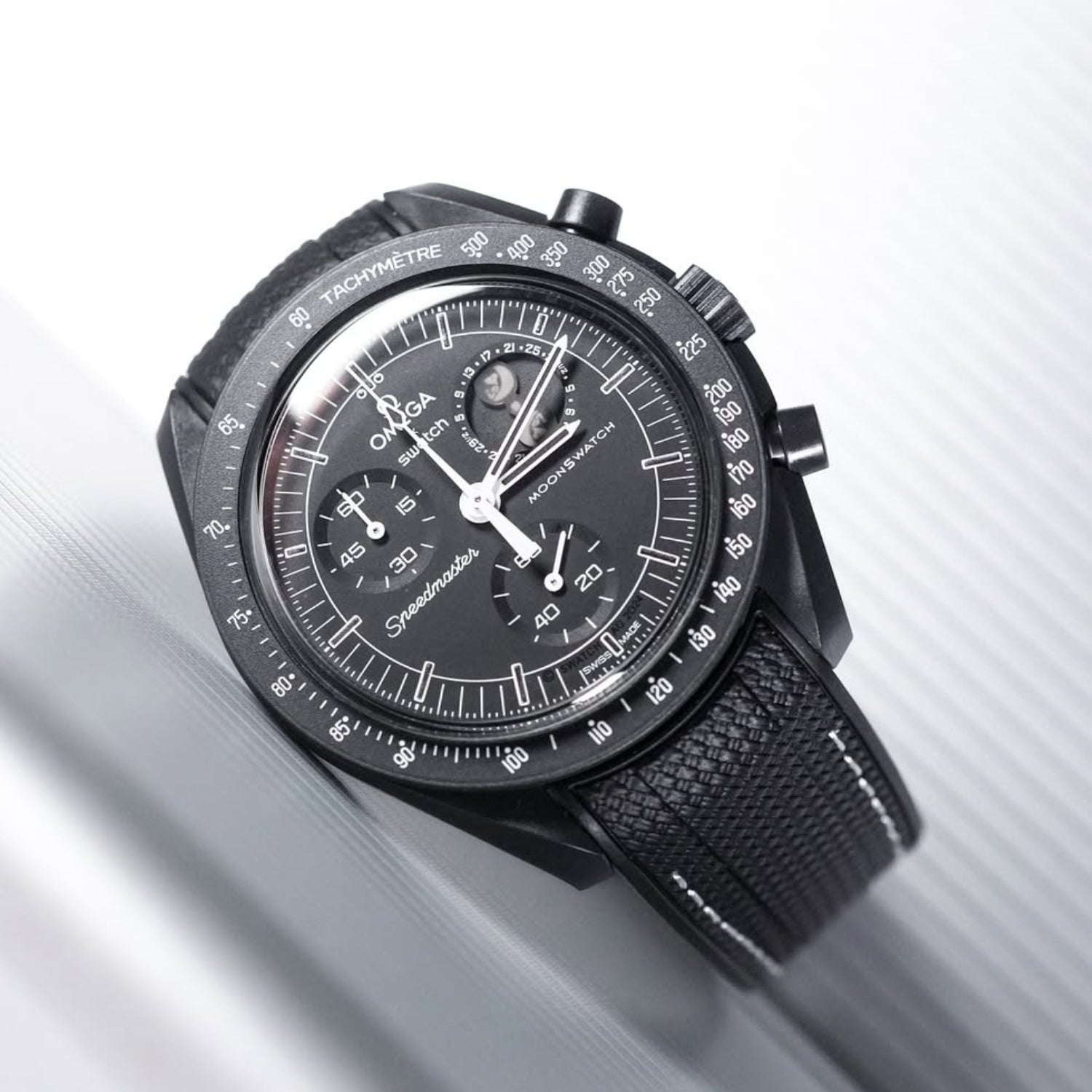 Kautschukarmband – Für Mission to the Moonphase – New Moon | Omega X Swatch | MoonSwatch – Schwarz mit Weiß - Helvetus DE