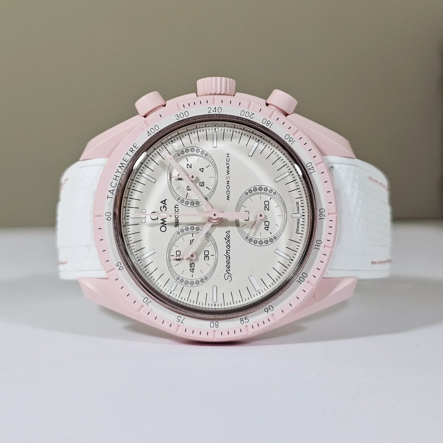 Kautschukarmband – Für Mission to Venus | Omega X Swatch | MoonSwatch – Weiß mit Pink - Helvetus DE