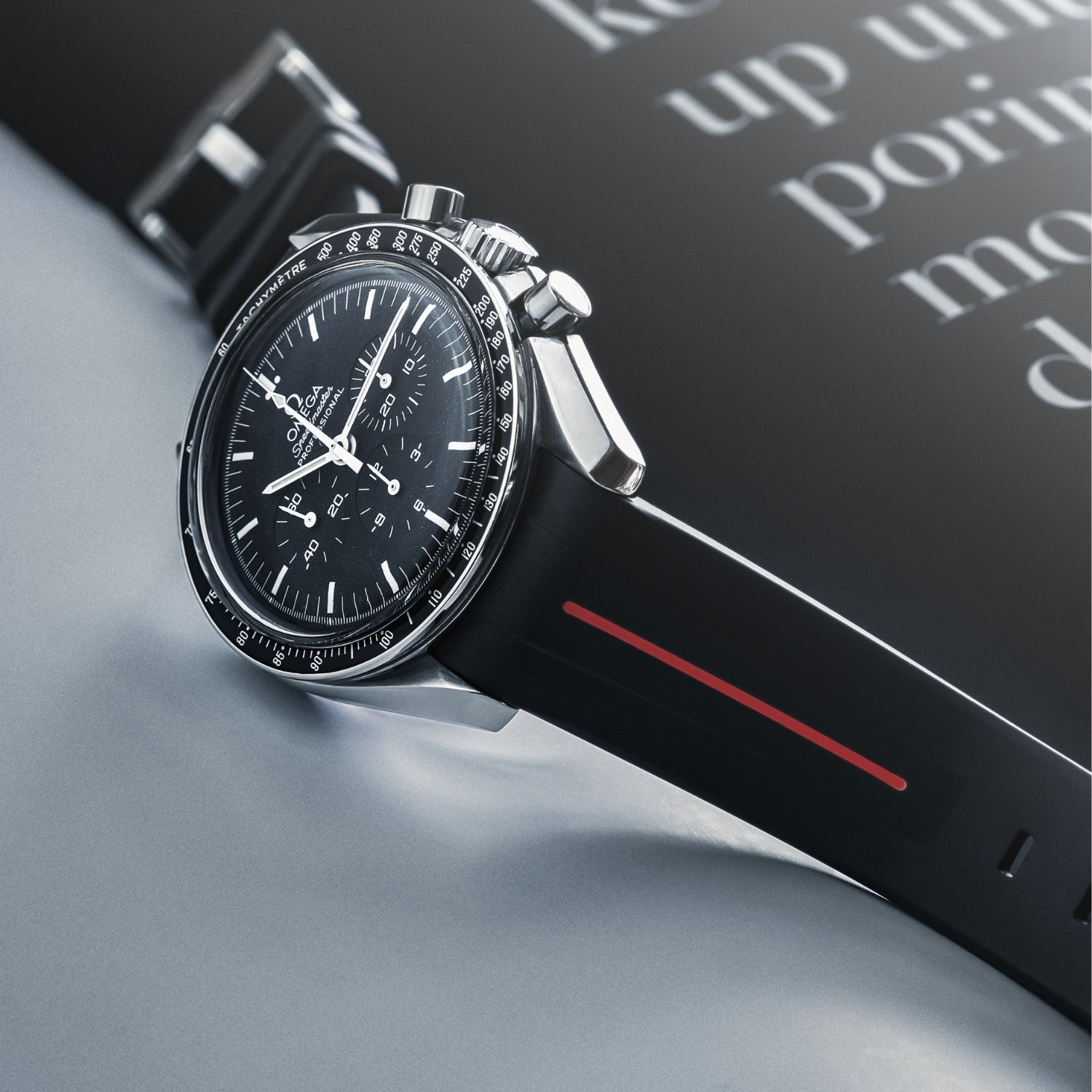 Kautschukarmband – Für Omega Speedmaster – LuxLine® - Schwarz/Rot - Helvetus DE